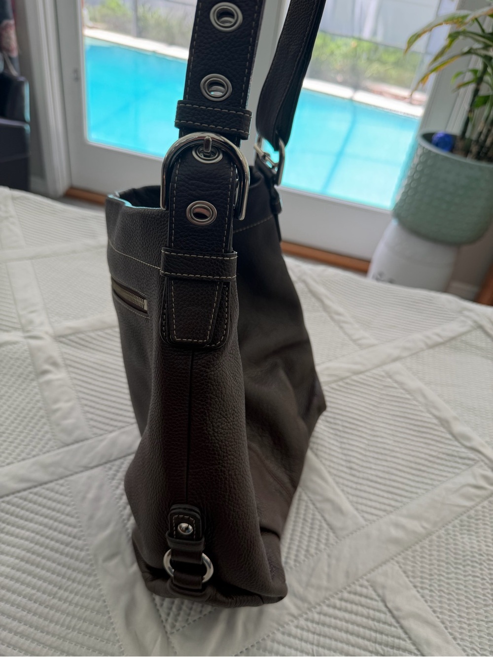 Coach Classic Medium Pebbled Leather Hobo Shoulder Bag in Dark Brown Leather - Picture 3 of 13